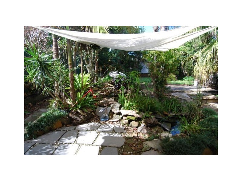 8 Narrawa, Erina NSW 2250