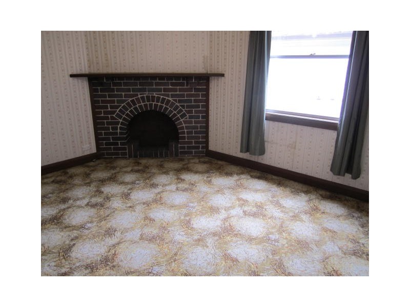 15 White, East Gosford NSW 2250