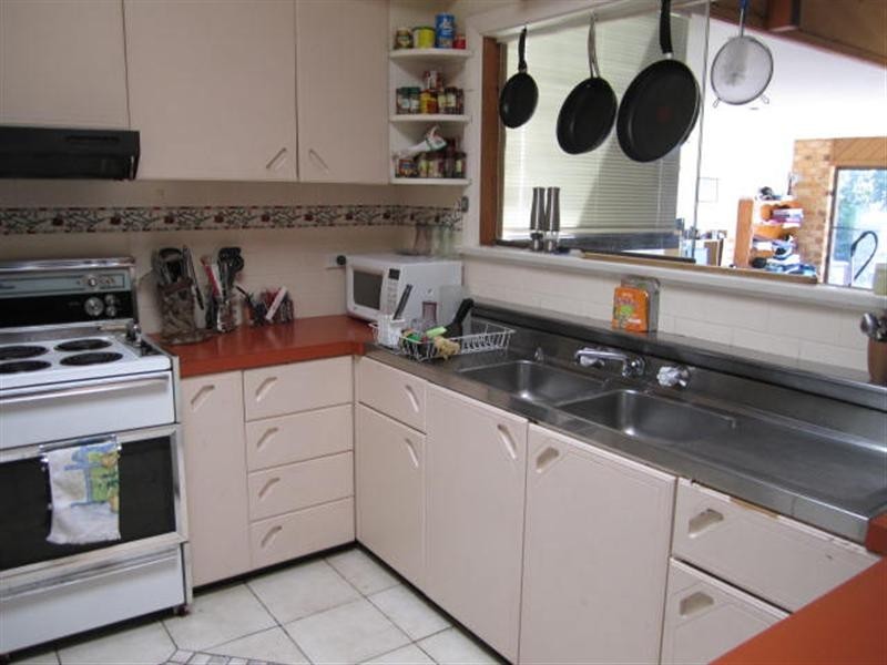 11 Bayview Avenue, East Gosford NSW 2250