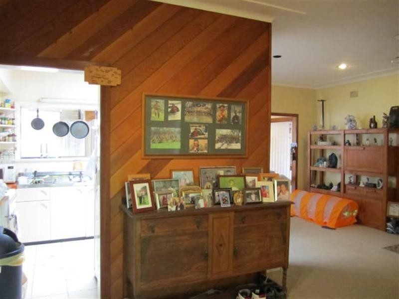 11 Bayview Avenue, East Gosford NSW 2250