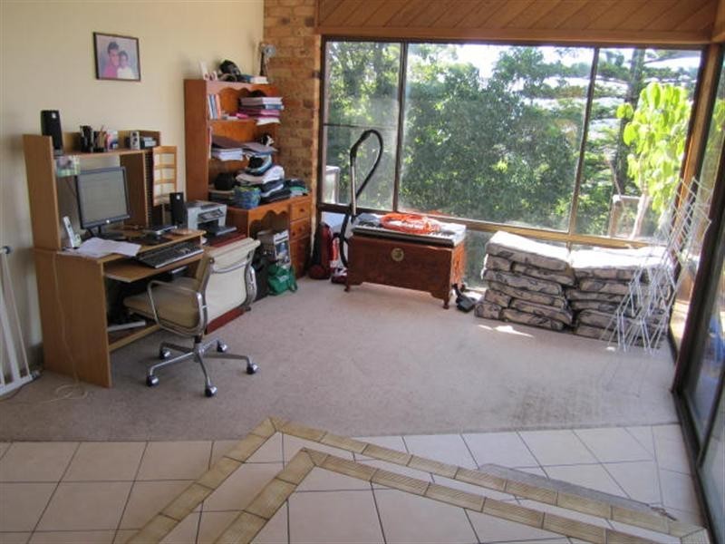 11 Bayview Avenue, East Gosford NSW 2250