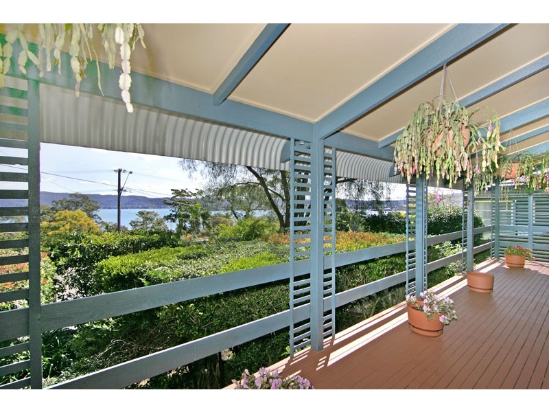 296 Avoca Drive, Green Point NSW 2251