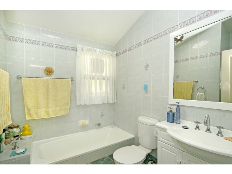 296 Avoca Drive, Green Point NSW 2251