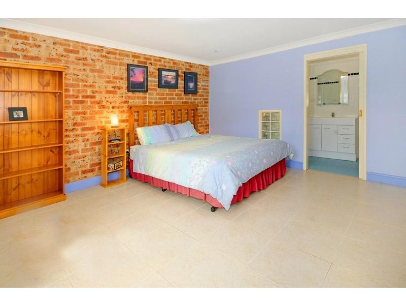 15 Orchard Road, Lisarow NSW 2250