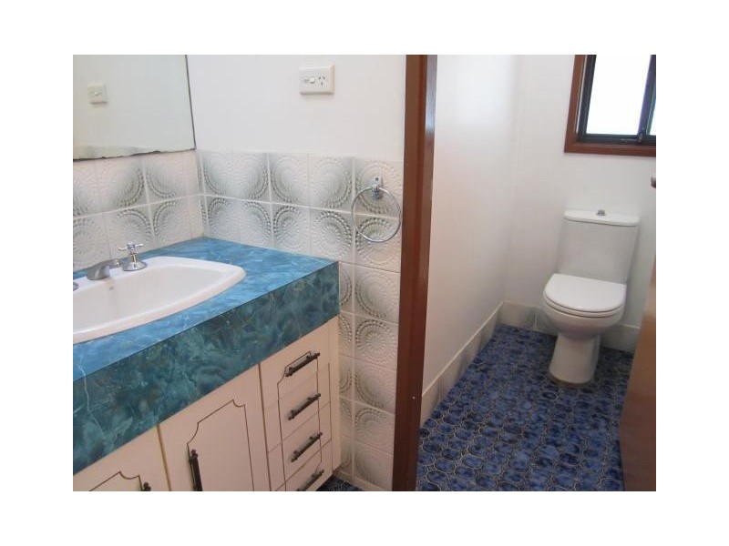 2 Finley Avenue, East Gosford NSW 2250