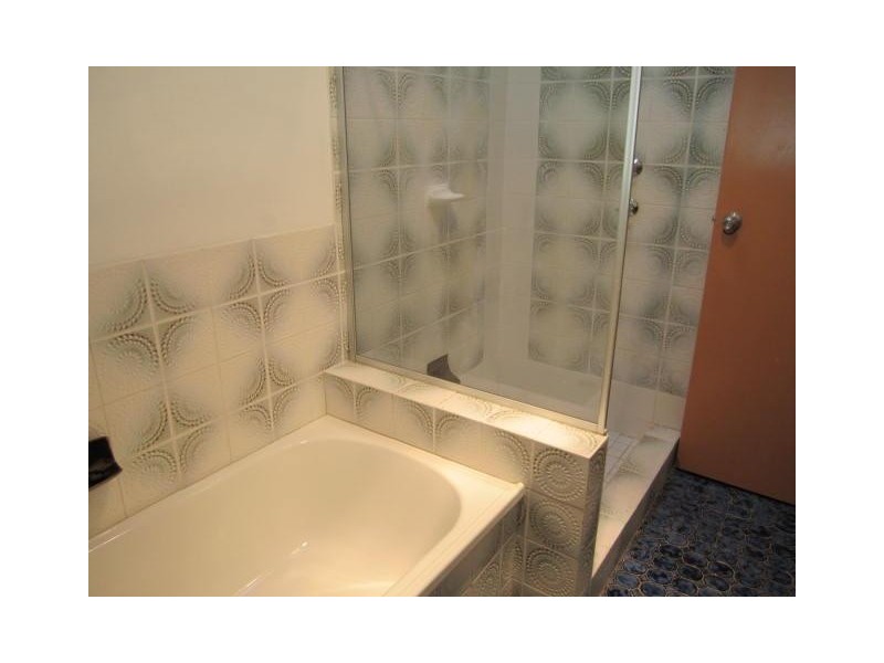 2 Finley Avenue, East Gosford NSW 2250