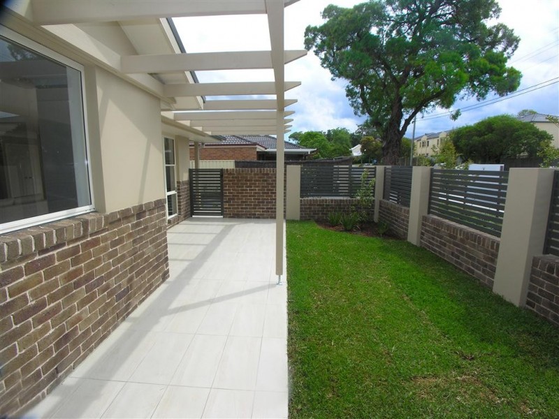 2/25 Althorp Street, East Gosford NSW 2250