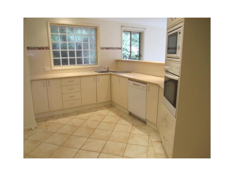 2 Sullens Avenue, East Gosford NSW 2250