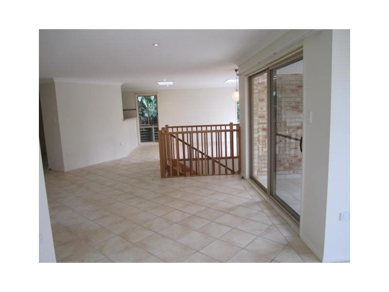 2 Sullens Avenue, East Gosford NSW 2250