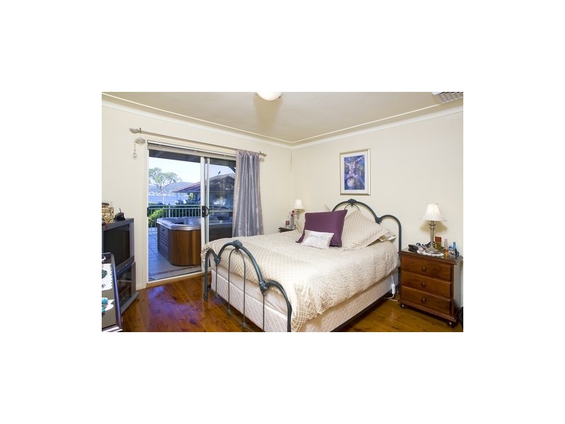 85 Albany Street, Point Frederick NSW 2250