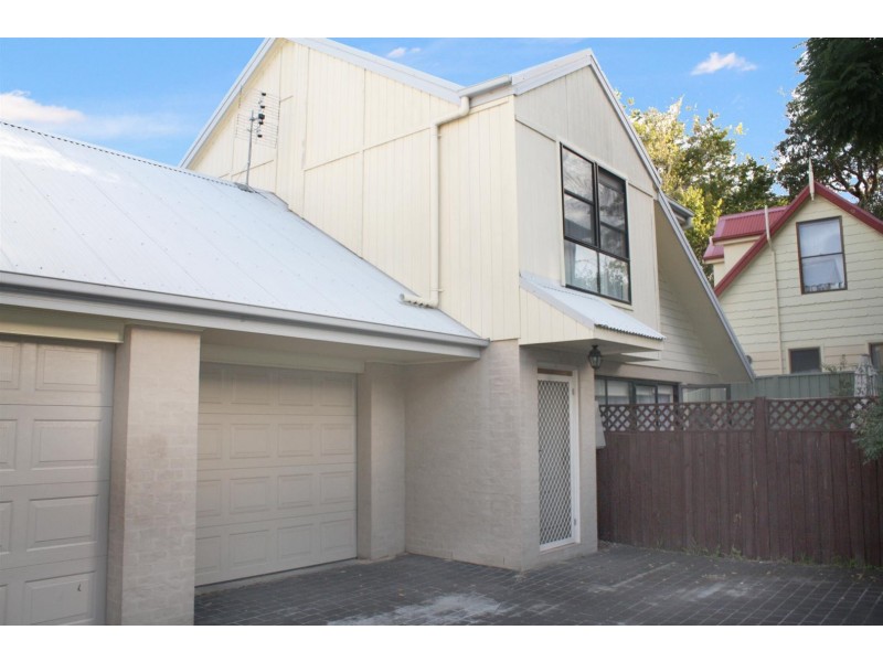 2/38 Brougham Street, East Gosford NSW 2250