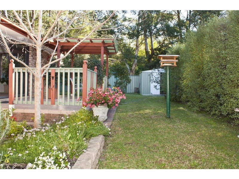 10 Robson Close, Point Clare NSW 2250