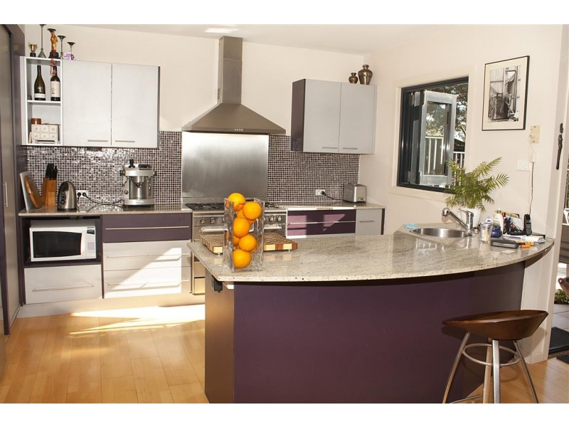 25 Shakespeare Avenue, Bateau Bay NSW 2261