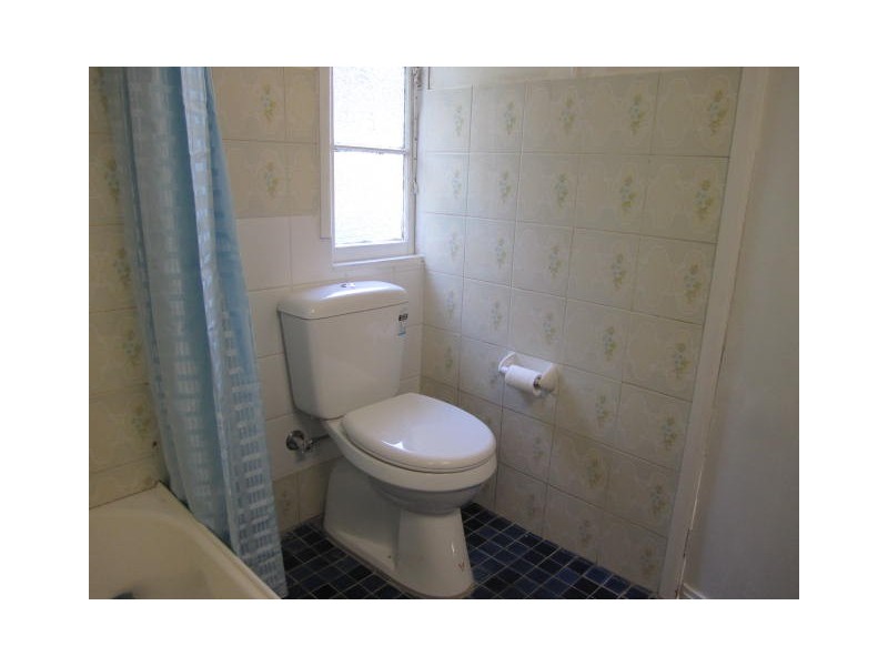 49 Caroline Street, East Gosford NSW 2250