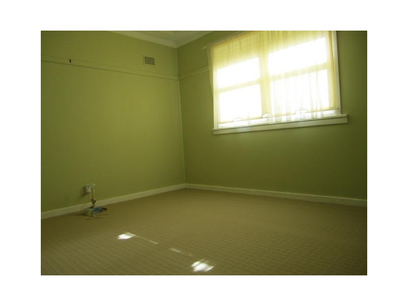 17 Wells Street, East Gosford NSW 2250