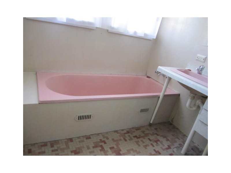 17 Wells Street, East Gosford NSW 2250