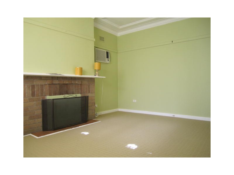 17 Wells Street, East Gosford NSW 2250