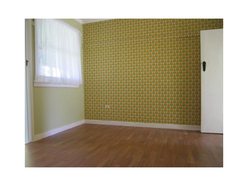 17 Wells Street, East Gosford NSW 2250