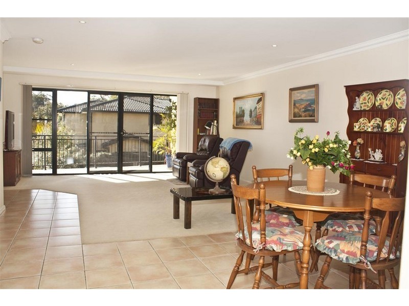 4/2 Adcock Ave, West Gosford NSW 2250