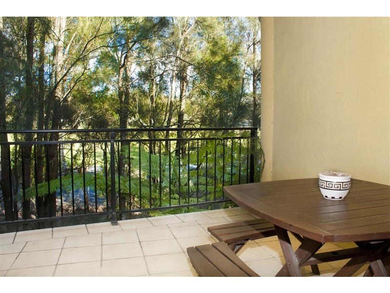 4/2 Adcock Ave, West Gosford NSW 2250