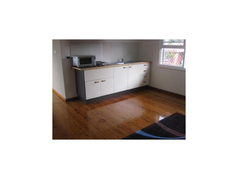 15a Russell Drysdale St, East Gosford NSW 2250