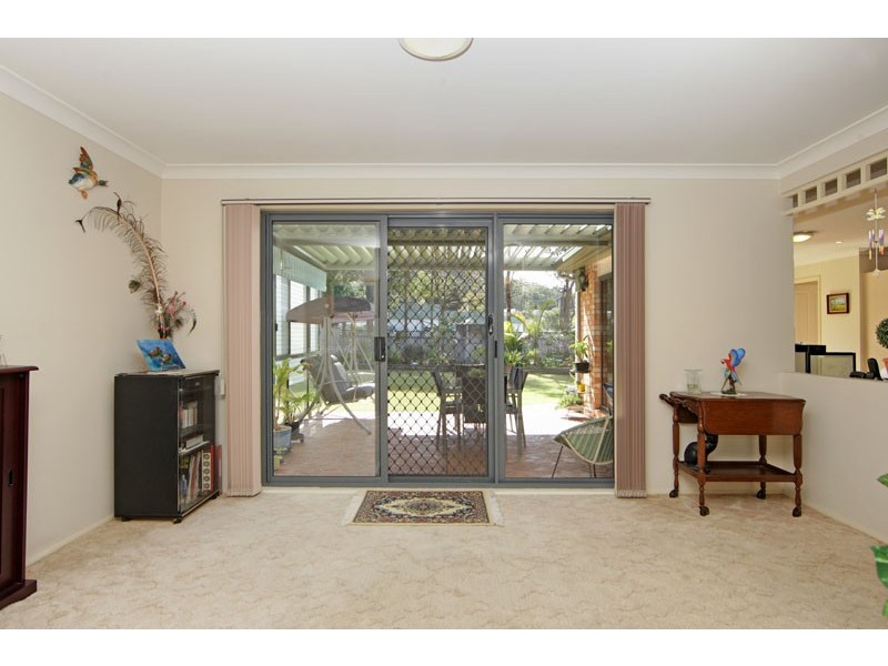 56 Singleton Road, Point Clare NSW 2250