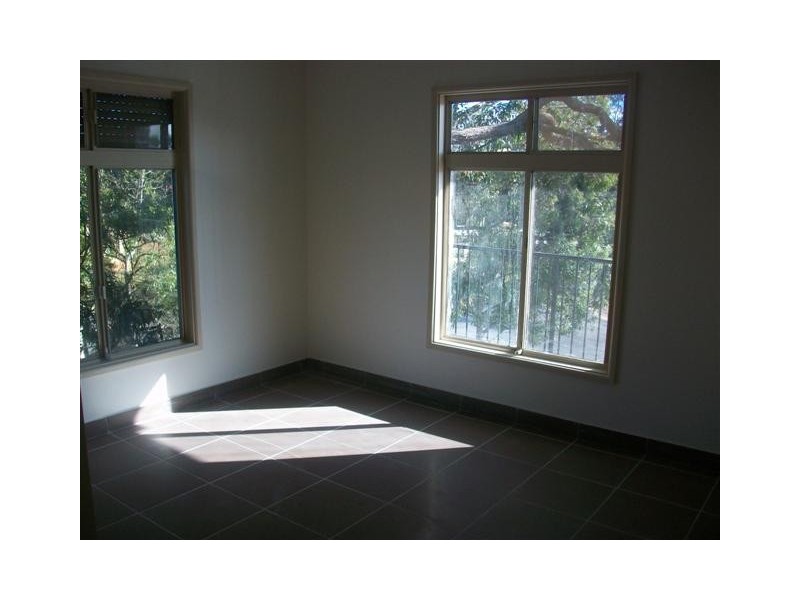 52 Glays Ave, Berkeley Vale NSW 2261