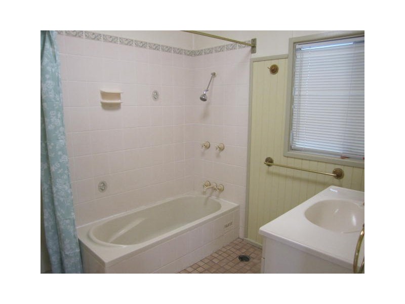 18 Kauai Ave, Chittaway Bay NSW 2261