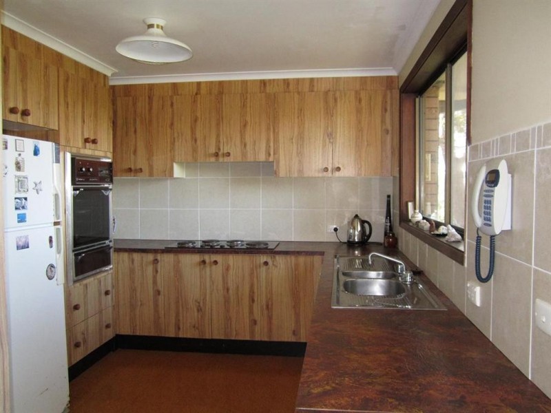 4 Margaret Rose Drive, East Gosford NSW 2250