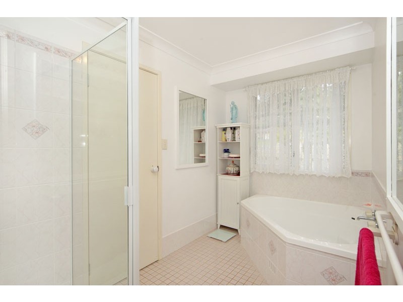 11 Courtney Place, Lisarow NSW 2250