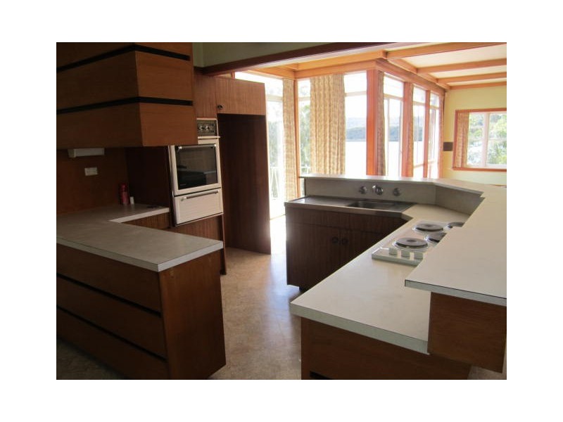 83 Caroline Street, East Gosford NSW 2250