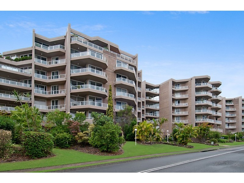 55/91-95 John Whiteway Drive, Gosford NSW 2250