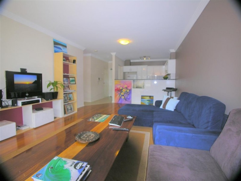 2/187-189 Albany Street, Point Frederick NSW 2250