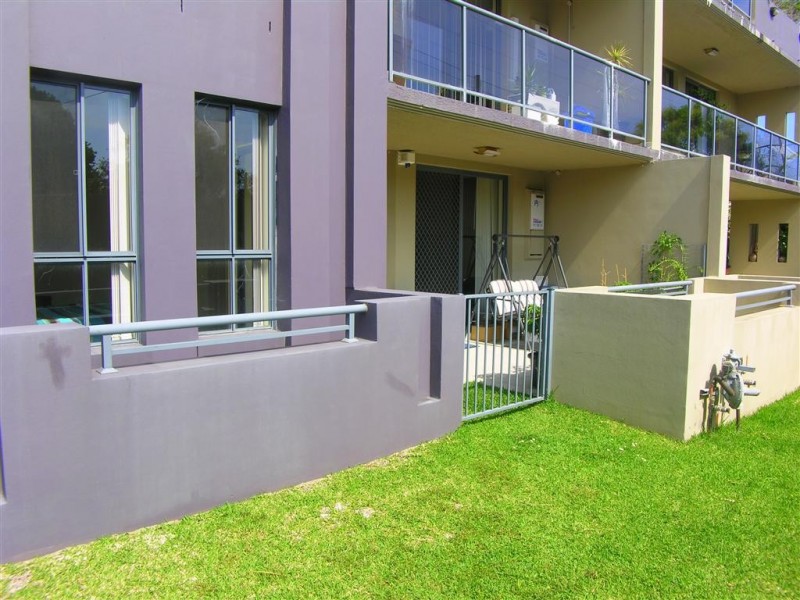 2/187-189 Albany Street, Point Frederick NSW 2250