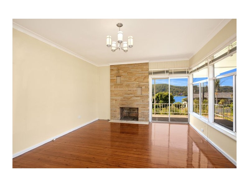 42 Caroline Street, East Gosford NSW 2250