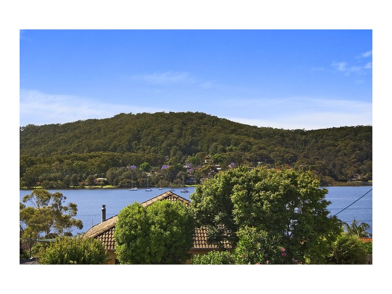 42 Caroline Street, East Gosford NSW 2250