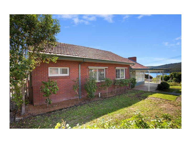 42 Caroline Street, East Gosford NSW 2250