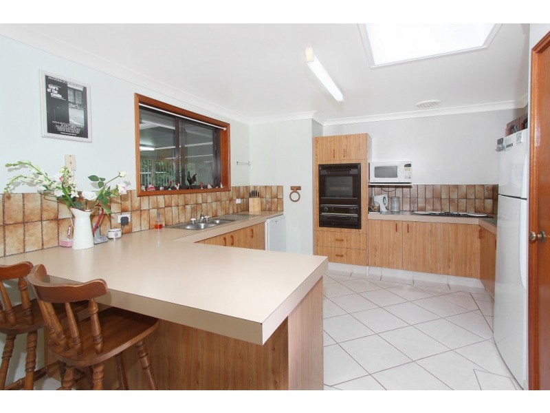 6 Callemondah Avenue, North Gosford NSW 2250