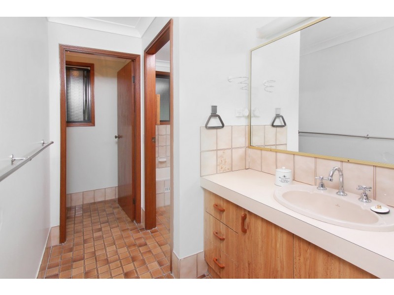 6 Callemondah Avenue, North Gosford NSW 2250