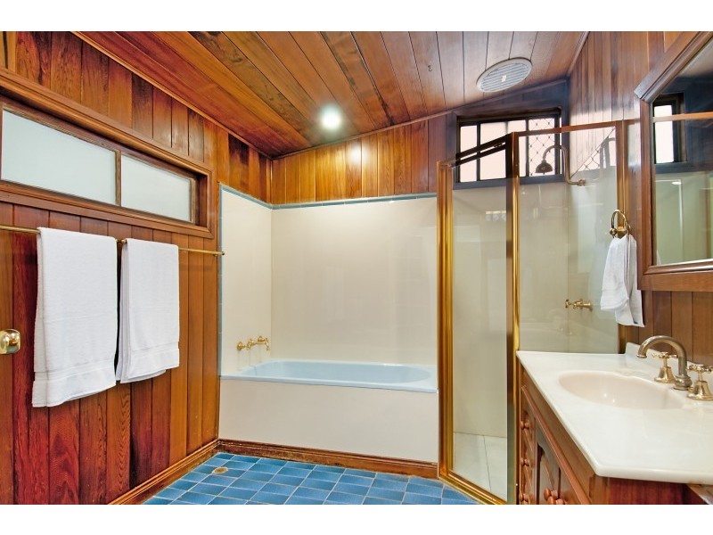 14 Laycock Street, Wyoming NSW 2250