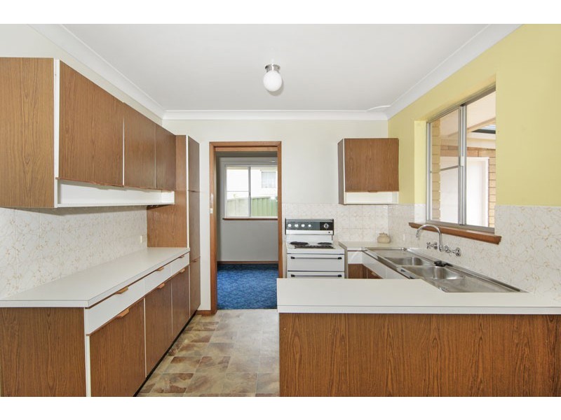 18 Lock Avenue, Springfield NSW 2250