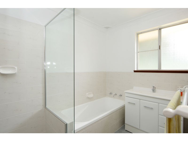 18 Lock Avenue, Springfield NSW 2250