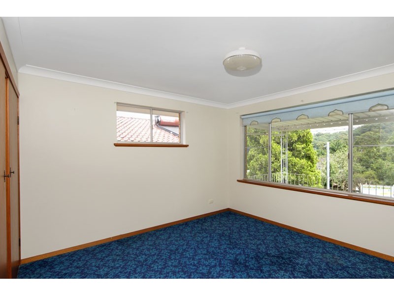 18 Lock Avenue, Springfield NSW 2250