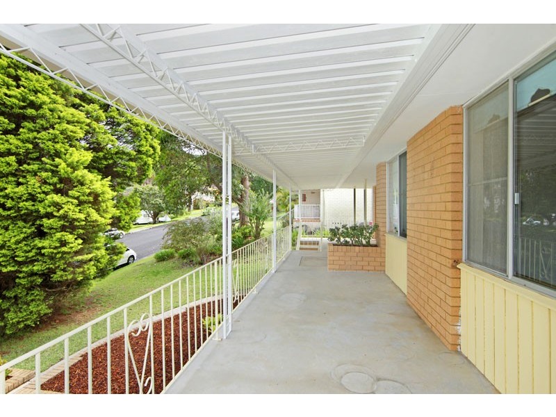 18 Lock Avenue, Springfield NSW 2250