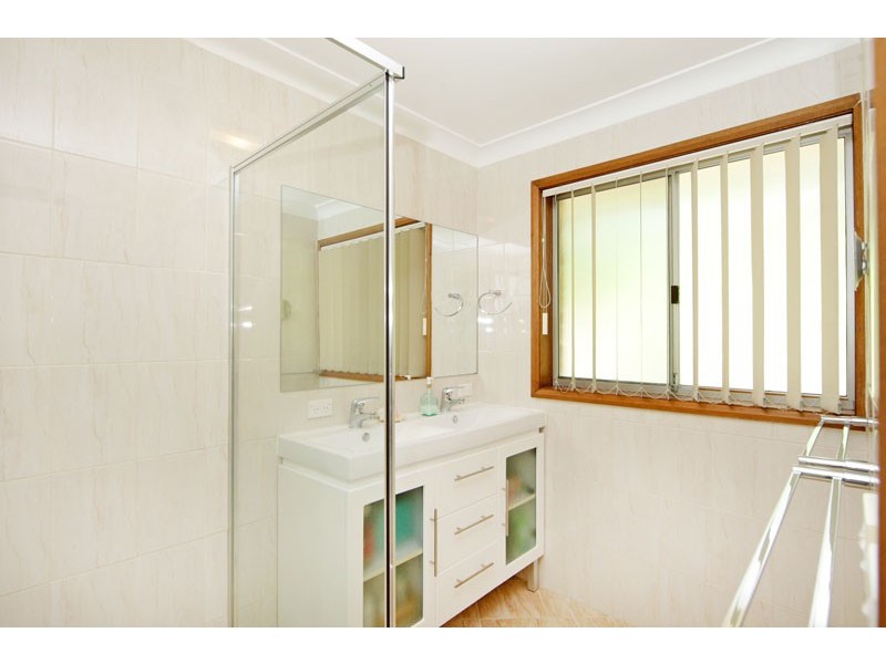 9 Page Close, Wyong NSW 2259