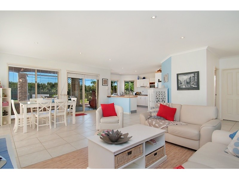 12 Caralee Place, Tumbi Umbi NSW 2261