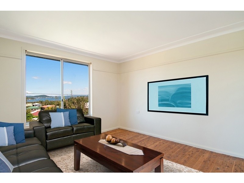 32 Cary Crescent, Springfield NSW 2250