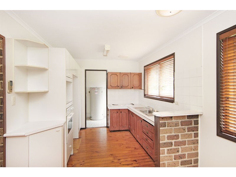 4 Ferguson Close, West Gosford NSW 2250