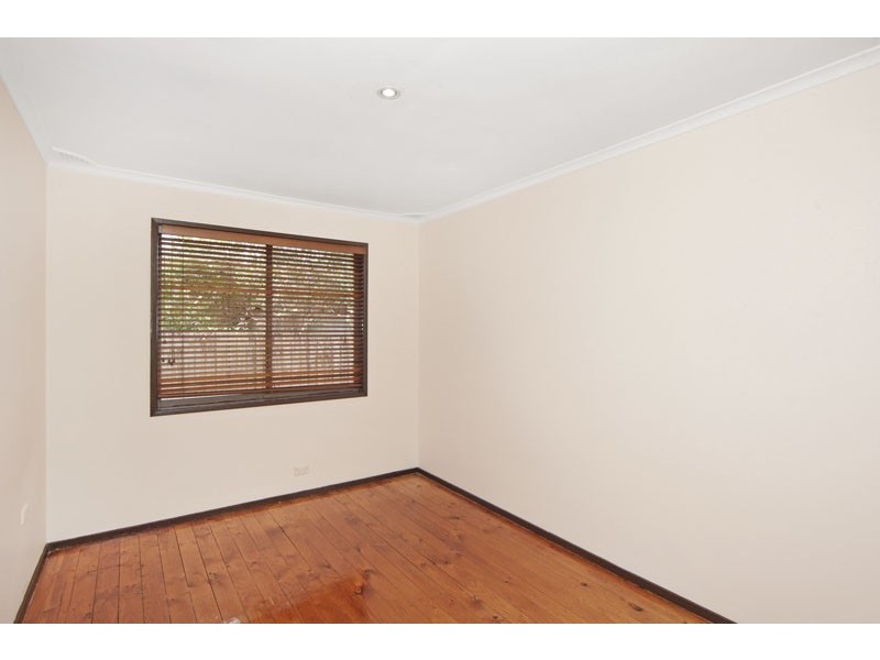 4 Ferguson Close, West Gosford NSW 2250