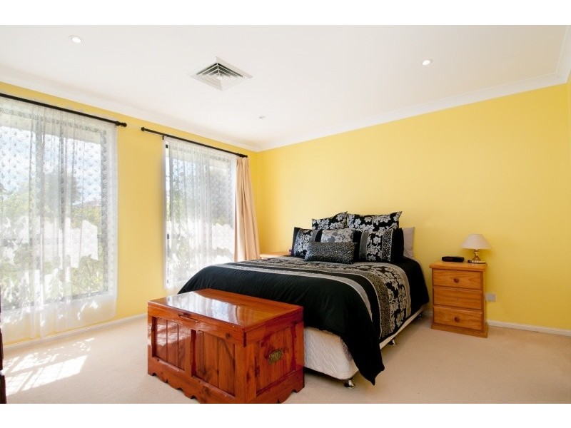 18 Camden Way, Watanobbi NSW 2259